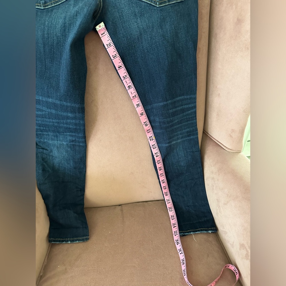 UEC-Women’s American Eagle Distressed Denim Jeggings size 8. - Picture 7 of 8